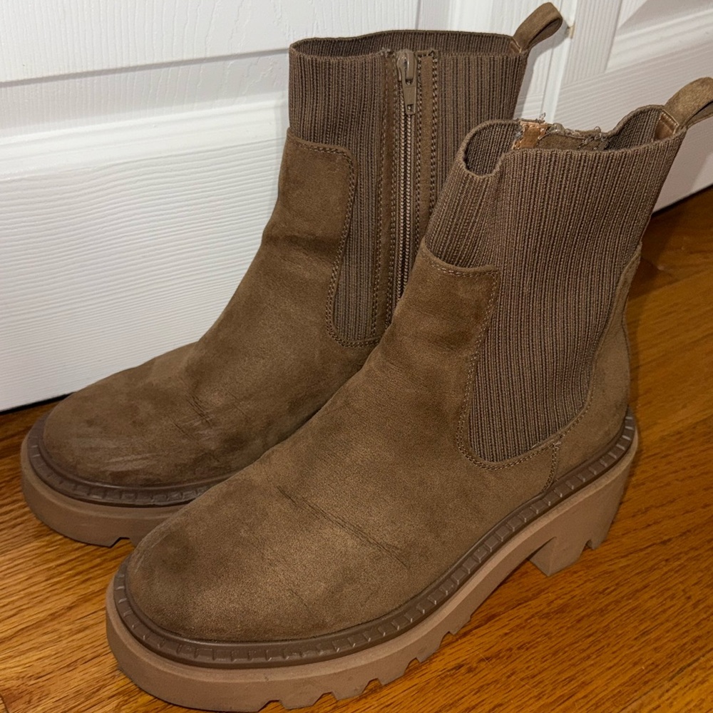Universal Thread Tan Platform Shoes with Chunky Sole
